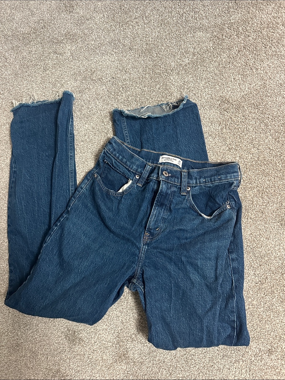 Abercrombie high rise 90s relaxed Women’s Dark Blue Jeans